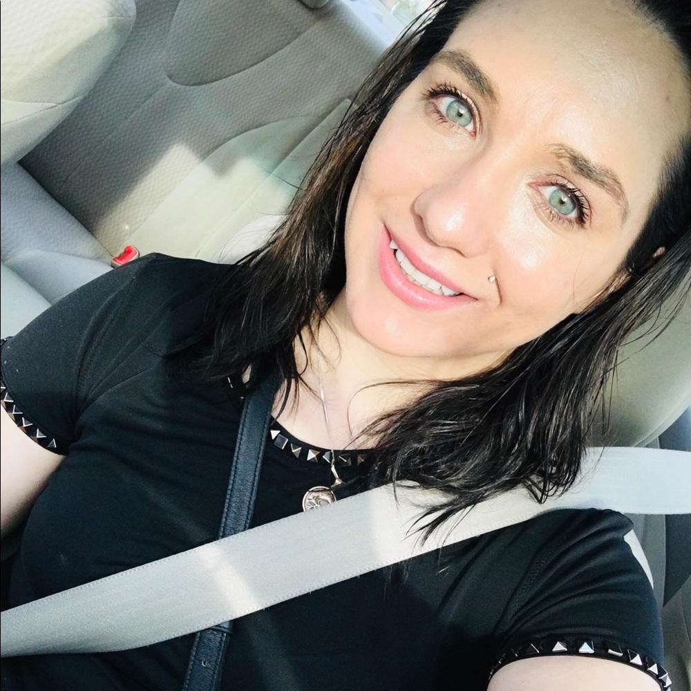 Meet your Posher, Caitlin